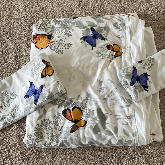 Other - Butterfly King size duvet cover and 2 king size pillow covers